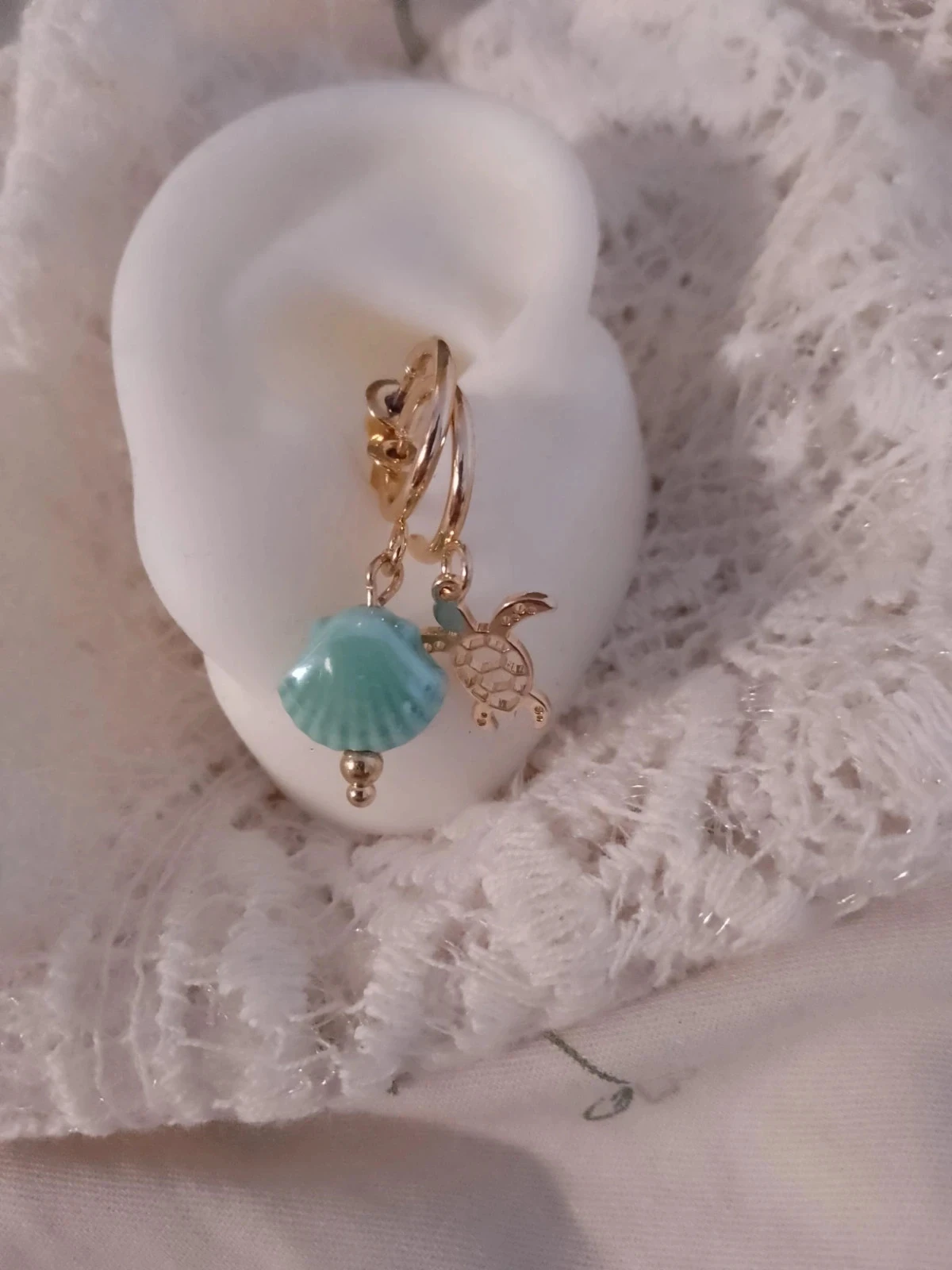 Boucles d'oreilles bohèmes asymétriques coq'uillage tortue